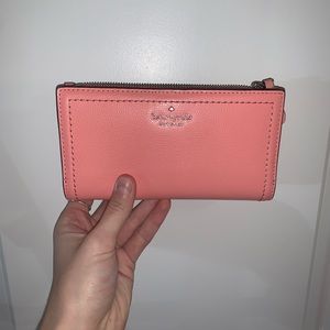 ⭐️KATE SPADE WALLET⭐️